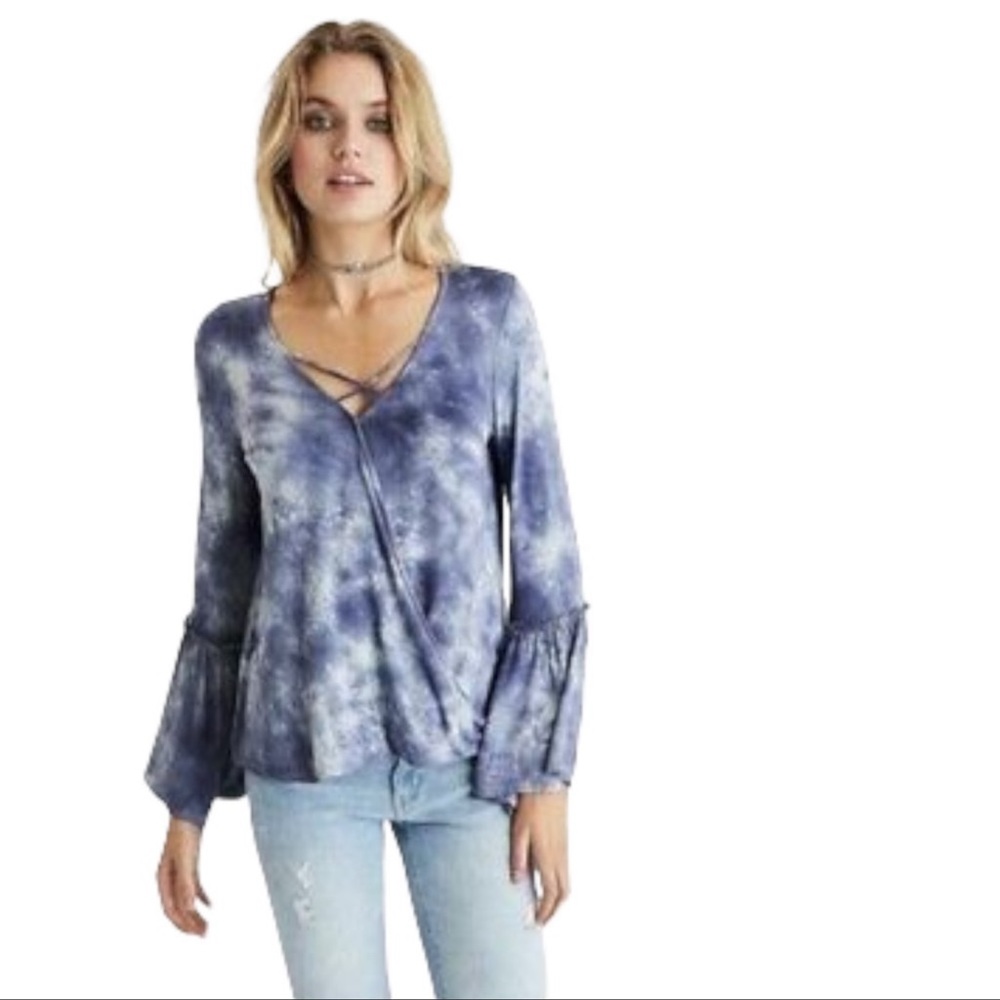 American Eagle AEO Soft & Sexy Tee Cloud Blue Tie Dye Wrap Bell Sleeve Medium